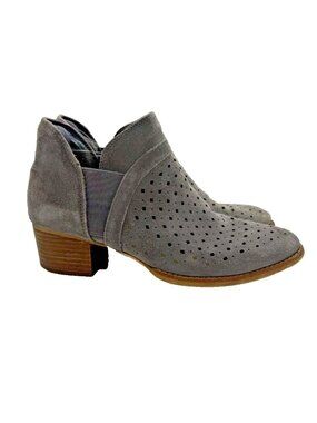 Earth Keren Gray Suede Laser Cut Ankle Booties Women's Sz 9B Boho Hippie Shoe